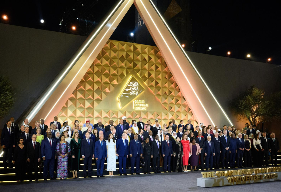 Großes Ägyptisches Museum an den Pyramiden eröffnet