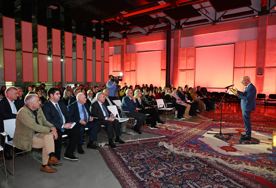 “Art Weekend” festivalı çərçivəsində Beynəlxalq Poeziya Gecəsi keçirilib