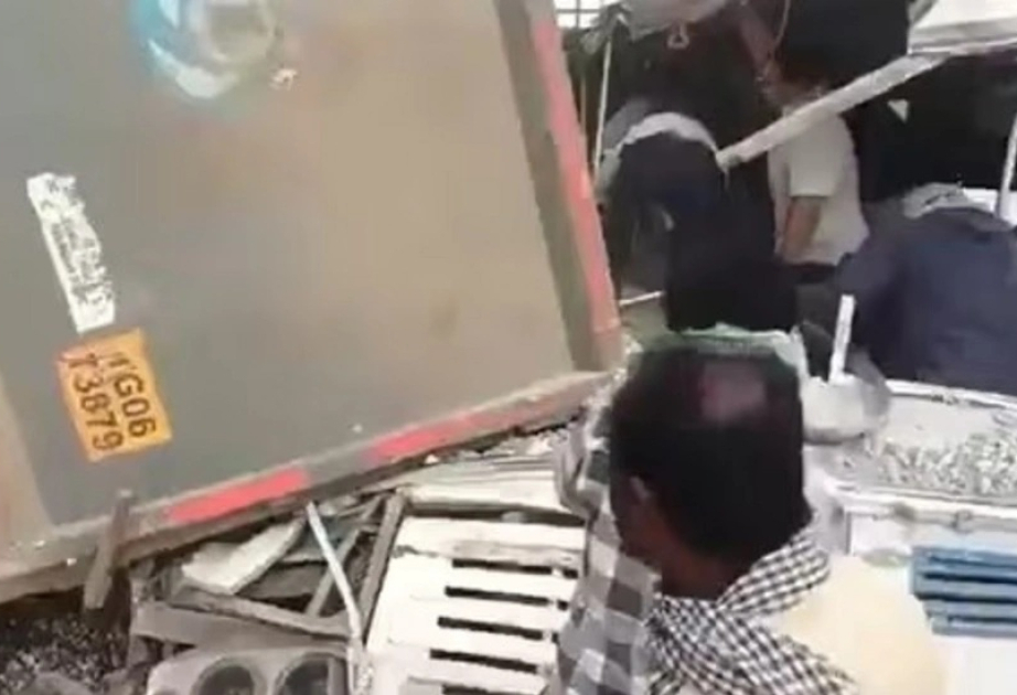 20 killed, many injured in bus-truck collision in India's Telangana