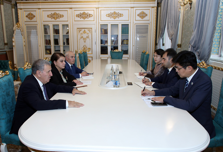 AMEA ilə Pekin Xarici Dillər Universiteti arasında anlaşma memorandumu imzalanıb