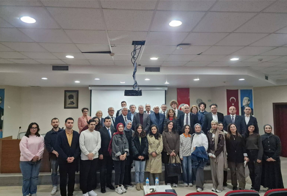 Mərmərə Universitetində Kamal Abdullanın 75 illik yubileyi münasibətilə elmi simpozium keçirilib