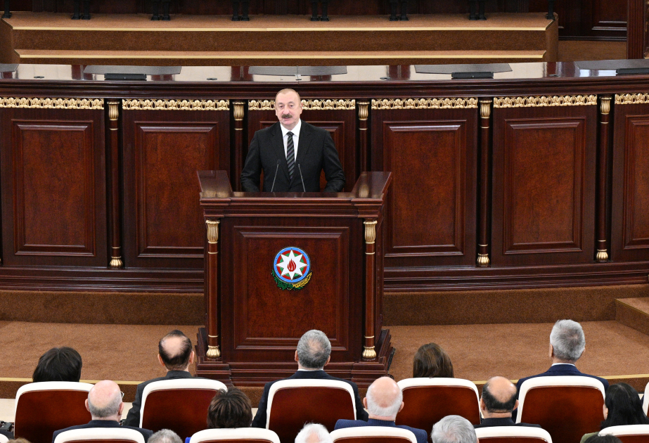Presidente: “El idioma azerbaiyano es muy rico y no necesita palabras extranjeras”