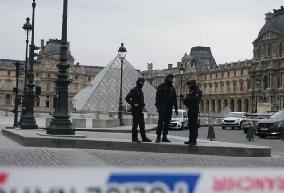Two more suspects charged over Louvre heist