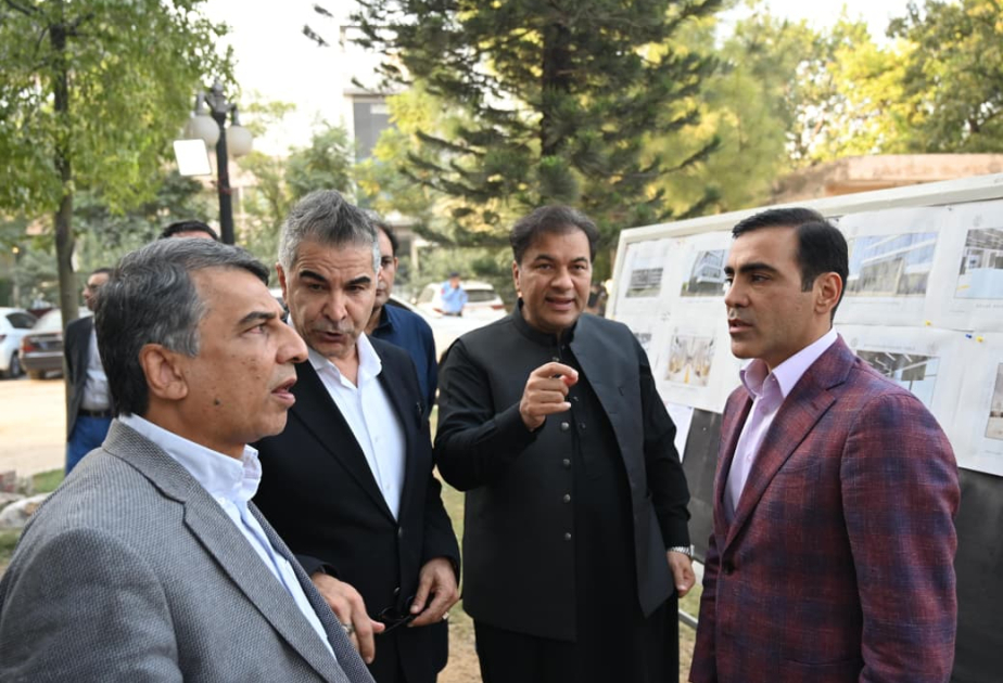 Azerbaijani delegation visits under-construction ASAN Khidmat Markaz in Pakistan