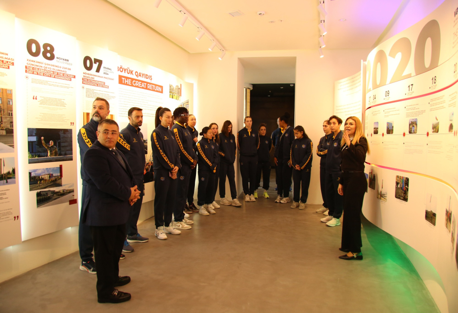 "Gəncə" voleybol klubu Zəfər Günü münasibətilə Memorial Kompleksini ziyarət edib