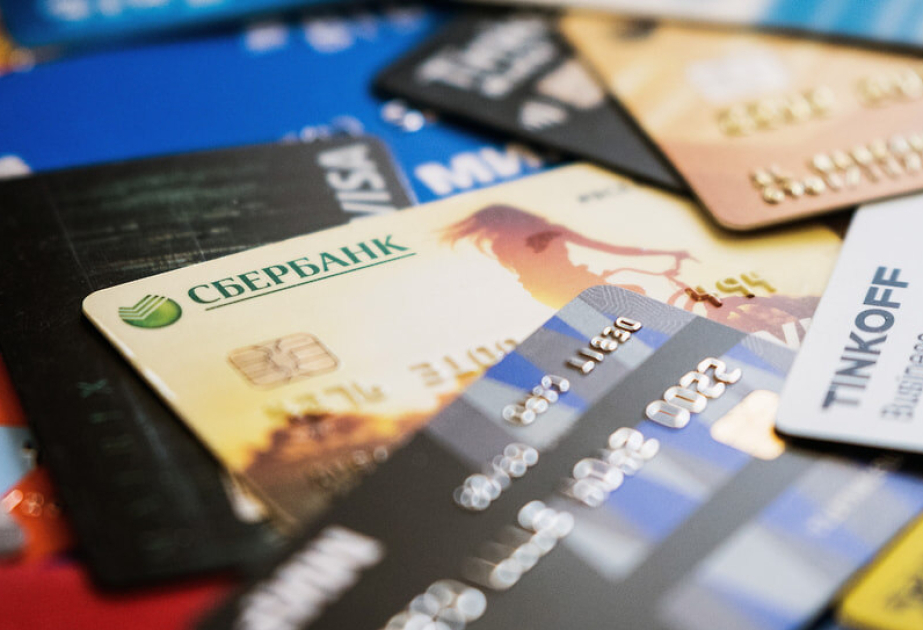 Российские банки впервые столкнулись с сокращением кредитных карт на руках у россиян