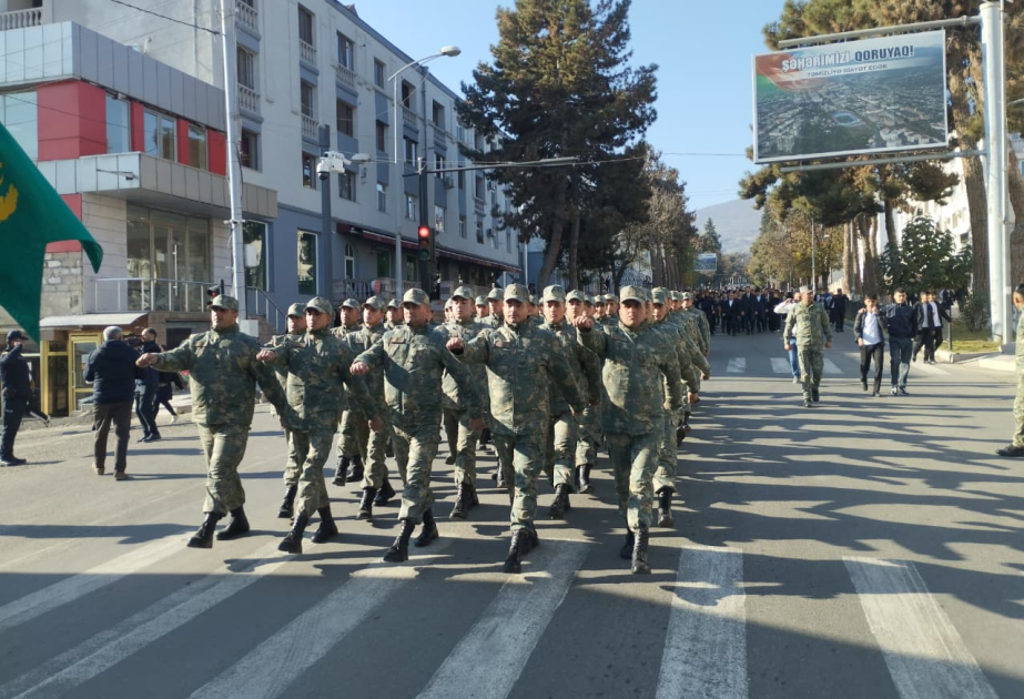 Khan Kendi hosts military parade