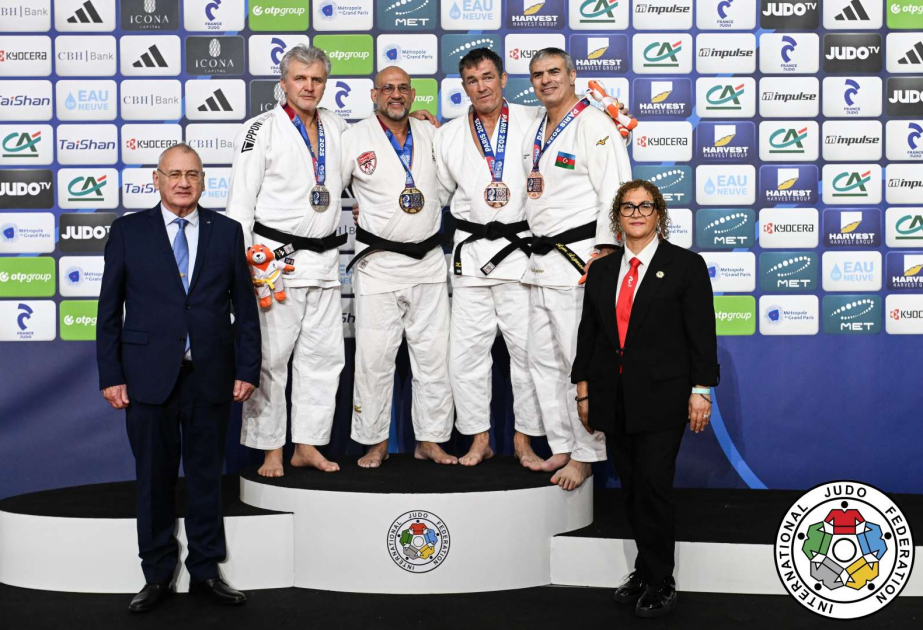 Azerbaijani veteran judoka becomes three-time world champion