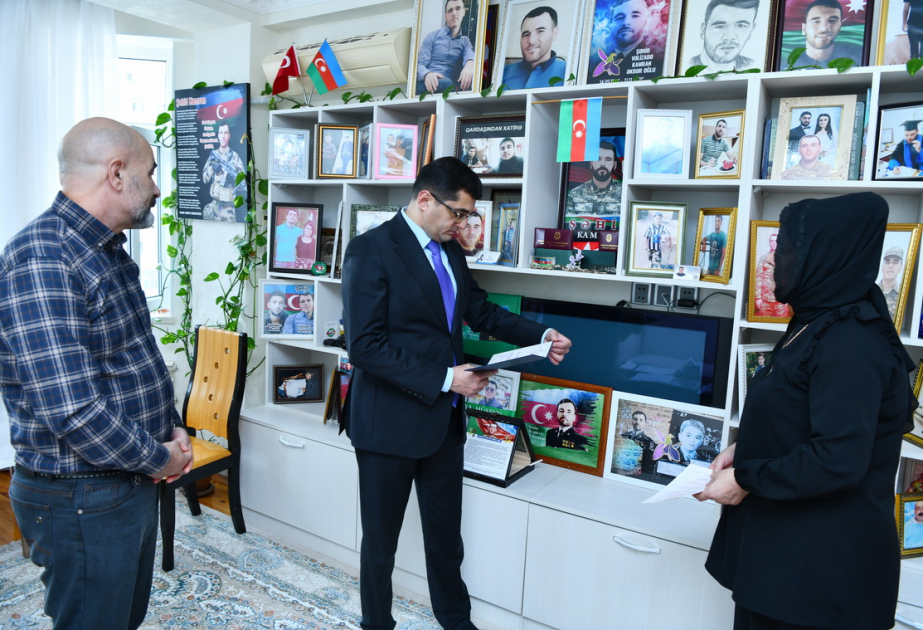 ADNSU rəhbərliyi və nümayəndə heyəti Zəfər Günü ərəfəsində şəhid məzunların ailələrini ziyarət edib