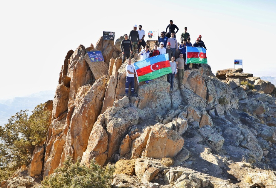 Naxçıvanda Zəfər Günü münasibətilə Hacadağa zirvə yürüşü təşkil olunub
