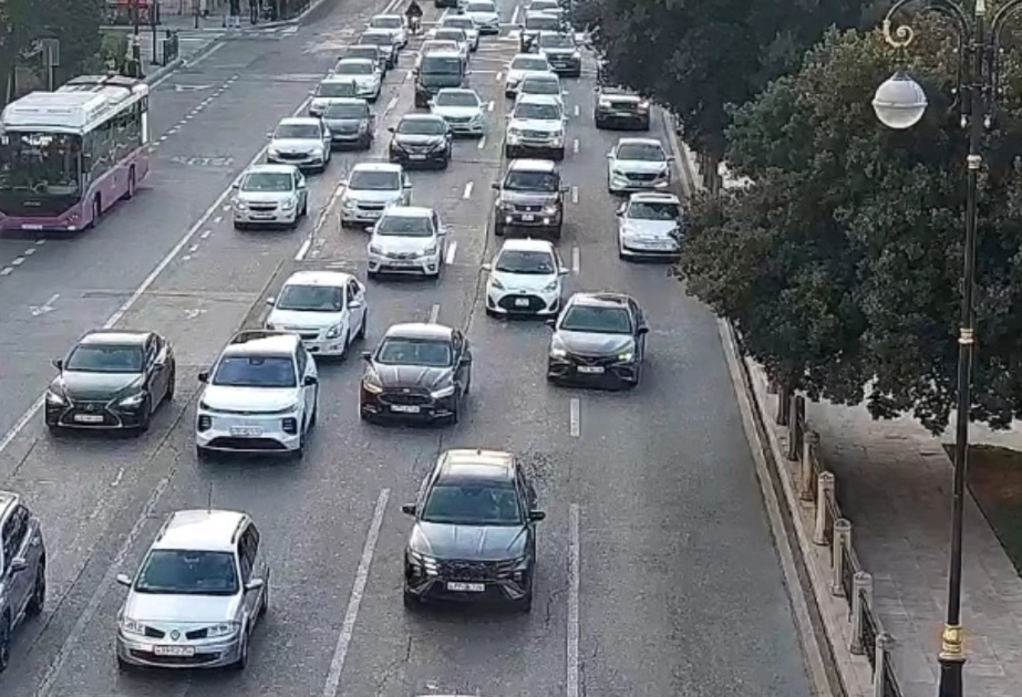 Bakının bəzi yollarında sıxlıq yaranıb