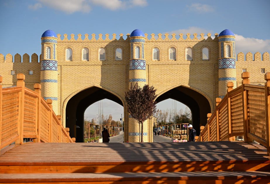 Ткань времени: день между Хивой и Ургенчем