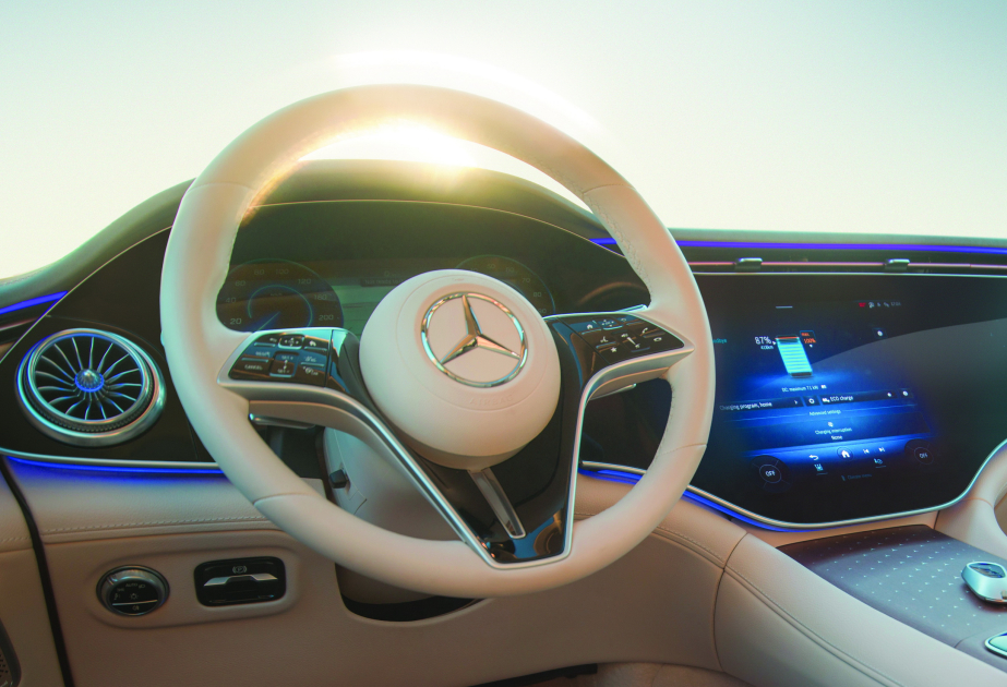 ®  Mercedes-Benz EQS - симфония тишины и силы