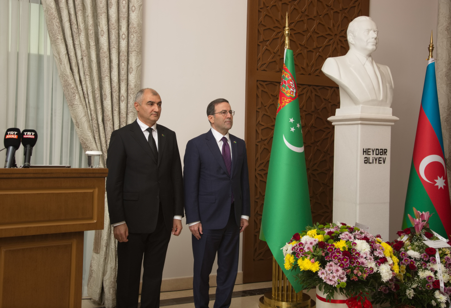 Türkmənistanda Zəfər Günü qeyd edilib
