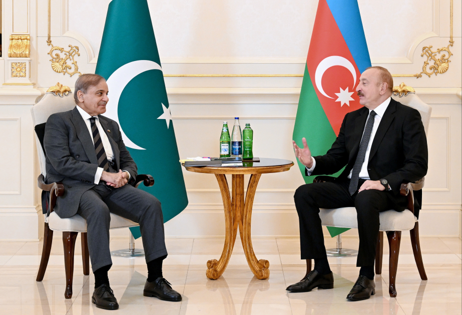El Presidente de Azerbaiyán mantuvo una reunión en formato limitado con el Primer Ministro de Pakistán ACTUALIZADO