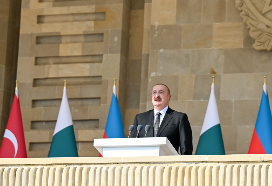 Präsident Ilham Aliyev: Durch erfolgreiche Umsetzung von Energie- und Verkehrsprojekten sind wir für viele Länder und eine weite geografische Region zu einem unentbehrlichen Staat geworden
