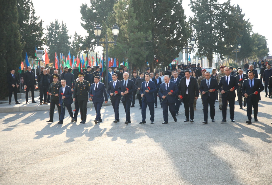 Gəncədə Şəhidlər xiyabanı ziyarət olunub