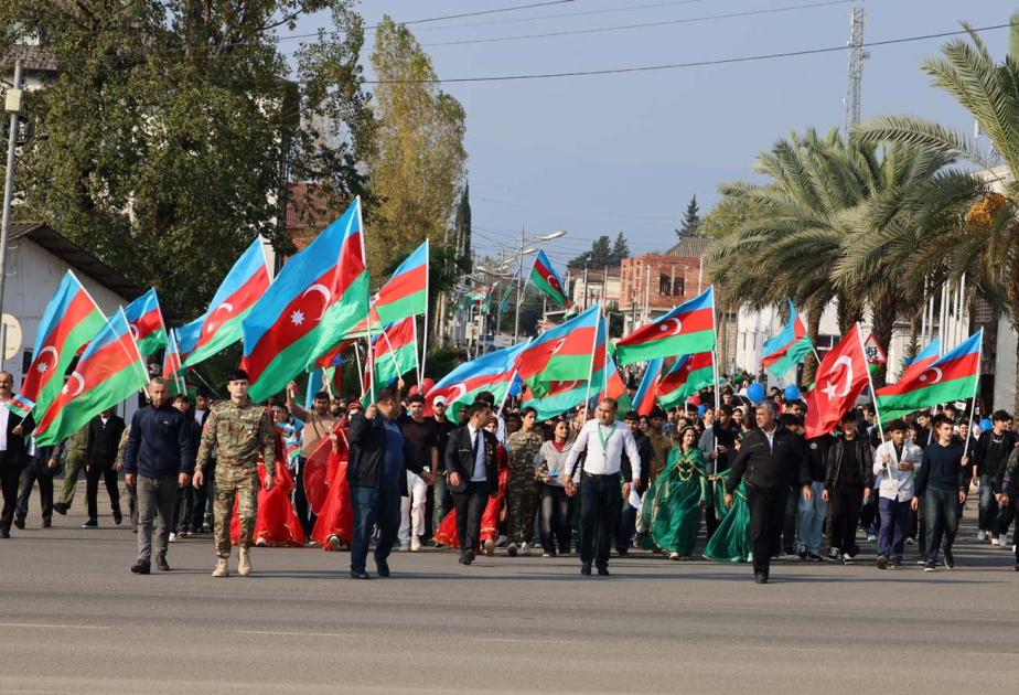 El Día de la Victoria se celebra con gran entusiasmo en todas las regiones  FOTO