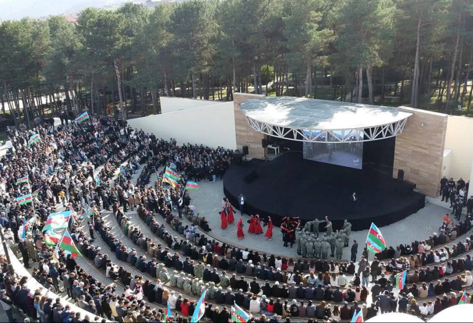Gədəbəydə Zəfər Günü ilə bağlı bayram konserti təşkil olunub