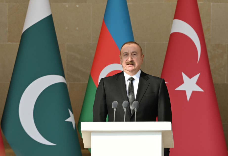 El Presidente Ilham Aliyev comparte una publicación sobre el Desfile Militar dedicado al quinto aniversario de la Victoria en la Guerra Patria