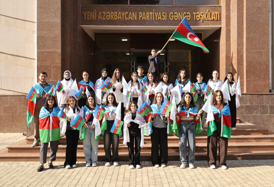 YAP Gəncə şəhər təşkilatı “Hərəyə bir bayraq” adlı yürüş təşkil edib