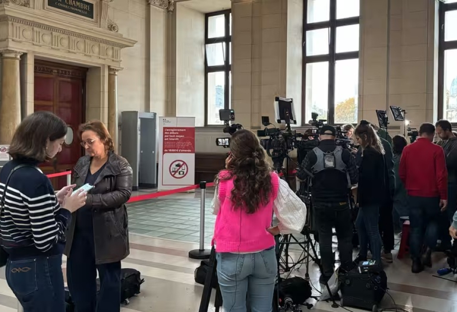 Sarkozinin azadlığa buraxılması ilə bağlı məhkəmə iclası başlayıb