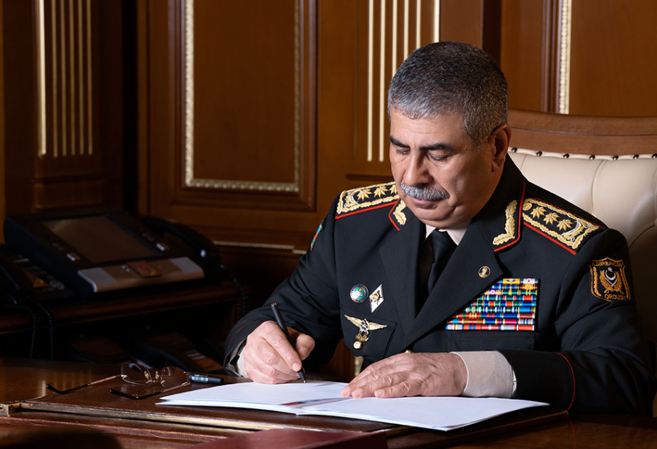 Azerbaijani Defense Minister extends condolences to Turkish counterpart