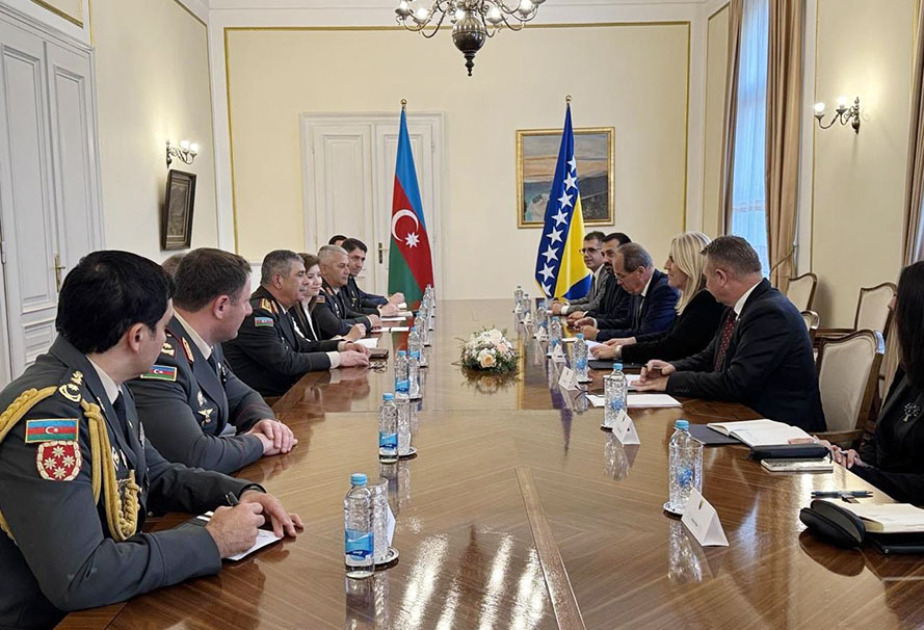 Azərbaycanın müdafiə naziri Bosniya və Herseqovinaya səfər edib