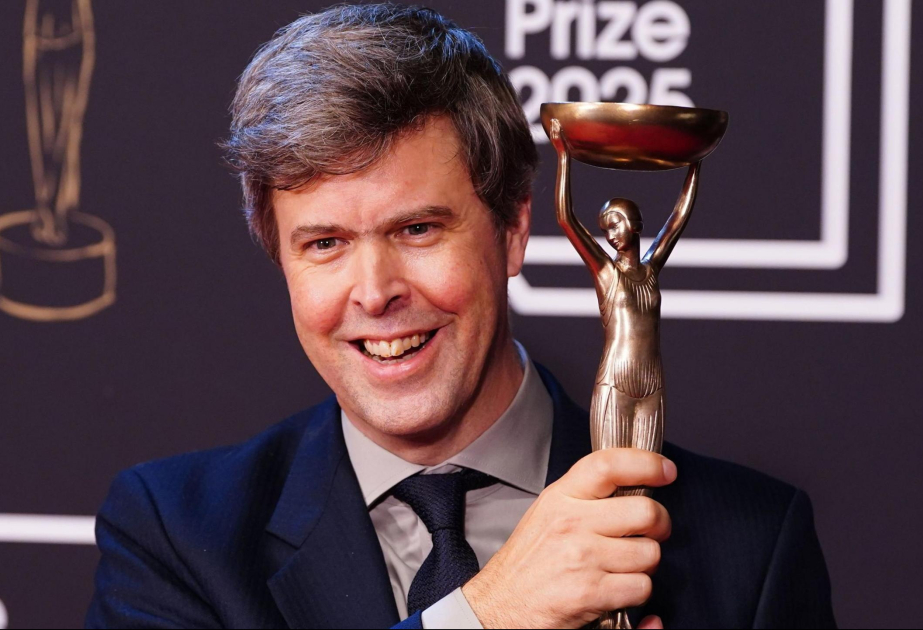 Дэвид Солой получил Букеровскую премию за роман «Плоть»