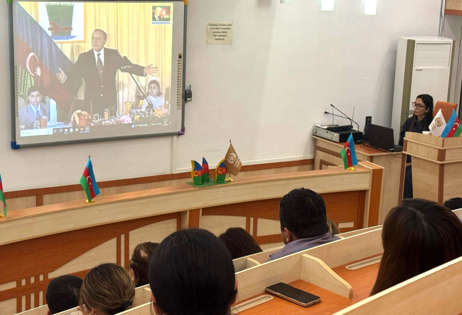 Pedaqoji Universitetdə Konstitusiya Gününə həsr olunmuş tədbir keçirilib