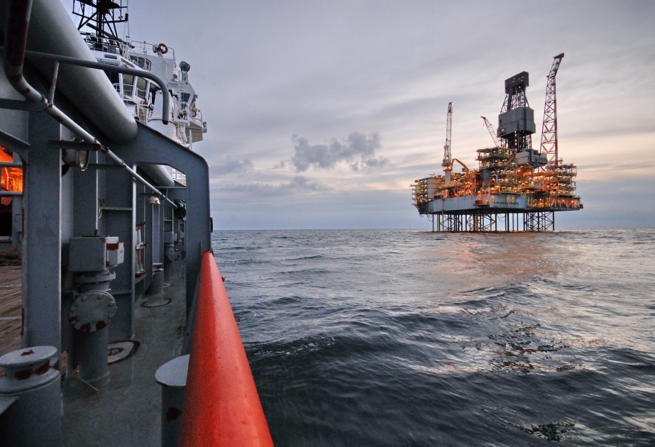 Azerbaijani oil price falls below $66