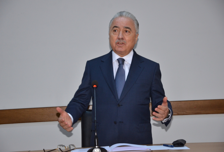 Глава Исполнительной власти Кюрдамирского района представлен коллективу