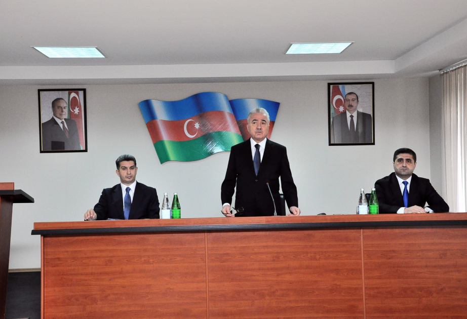 Глава Исполнительной власти Гёйгёльского района представлен коллективу