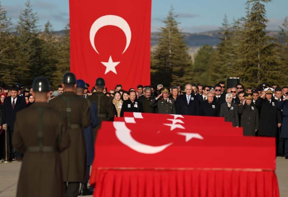 Ankarada Gürcüstanda qəzaya uğrayan təyyarədə həlak olan hərbçilərlə vida mərasimi keçirilib