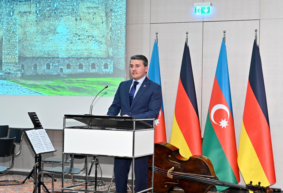 Berlində Zəfər Günü və Üzeyir Hacıbəylinin 140 illik yubileyi qeyd edilib VİDEO