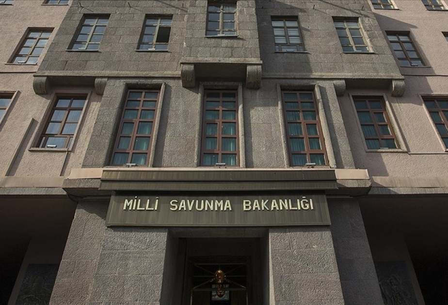 Турецкие специалисты продолжают работу на месте крушения самолета в Грузии