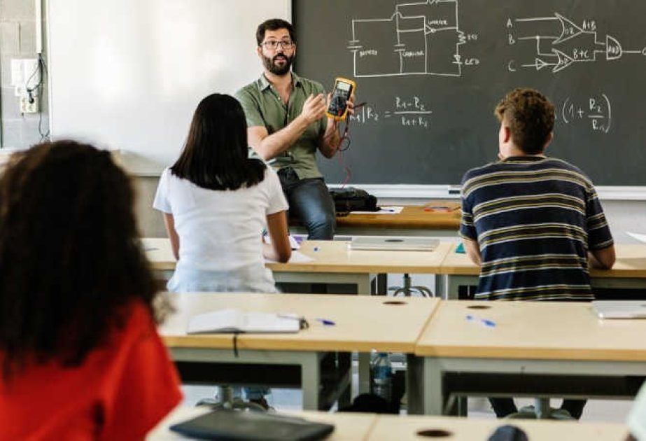 ¿Qué debe saber quien enseña?