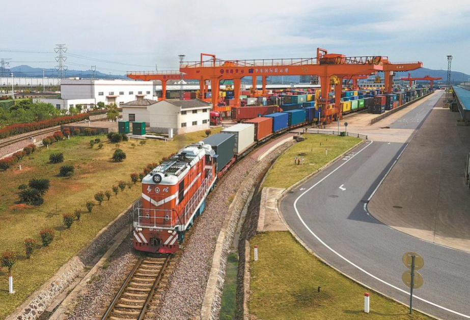 China-Europe freight train trips hit nearly 120,000