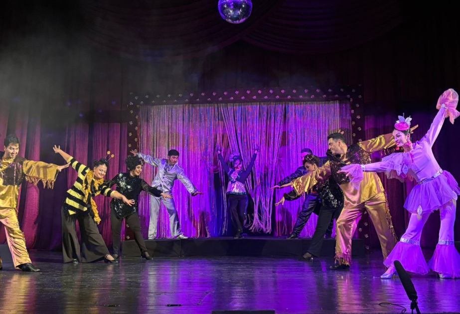 Özbəkistan Dövlət Gənc Tamaşaçılar Teatrı Bakıda çıxış edib