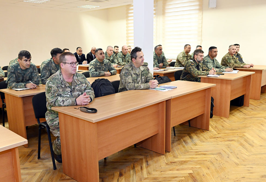 Bakıda NATO-nun mobil təlim qrupu kurs keçir