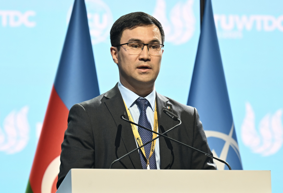 Qazaxıstanlı nazir müavini: Xəzər dənizinin dibi ilə çəkiləcək fiber-optik kabel regionda informasiya axınını sürətləndirəcək