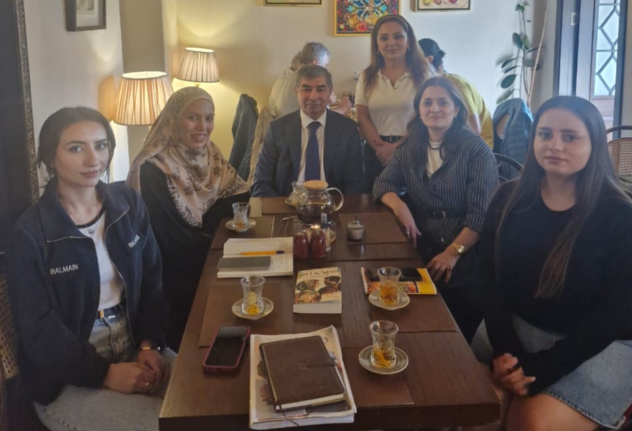 Sözün və tarixin qovuşduğu məkanda mühazirə - magistrant təəssüratını bölüşür