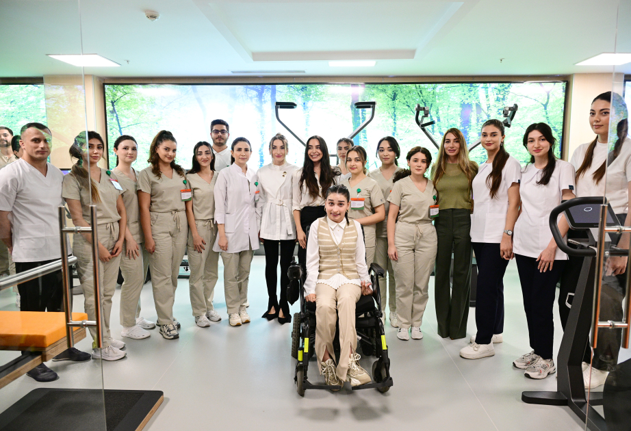 Yeni Klinikada Yeni Robotik Reabilitasiya və Sümük İliyi Transplantasiyası mərkəzlərinin açılış mərasimi olub