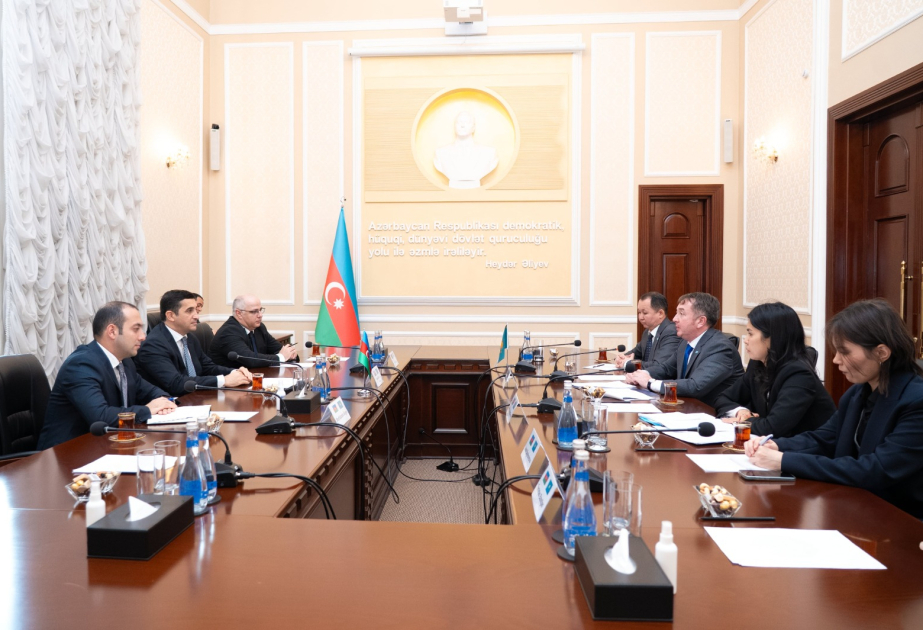 Azerbaijani, Kazakh Ministries of Justice discuss cooperation