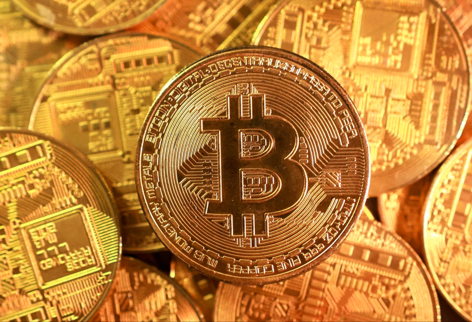 Биткоин упал ниже 86 000 долларов из-за данных по рынку труда в США