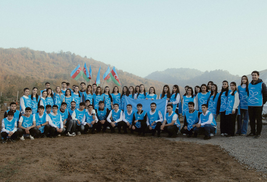 Leyla Aliyeva, Arzu Aliyeva y Alena Aliyeva participan en acciones ecológicas en Lankaran