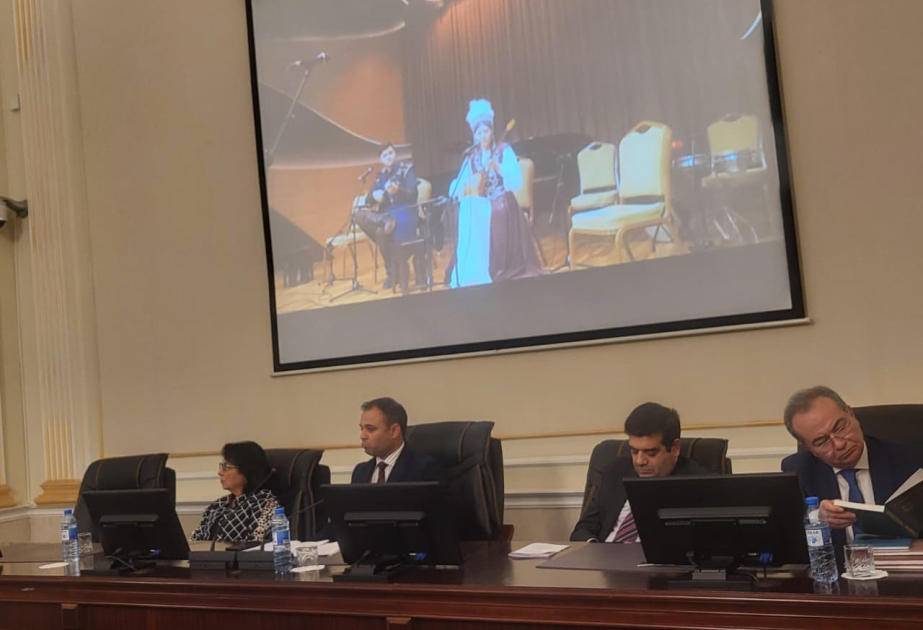I Beynəlxalq Türk Dünyası Ənənəvi Musiqi və Mədəni Kimlik Simpoziumu bölmə iclasları ilə davam edib