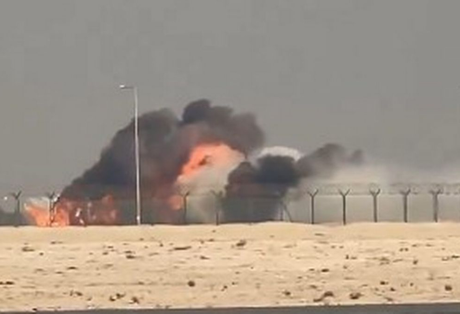 Indian fighter jet crashes during a demonstration flight at Dubai Air Show, killing the pilot