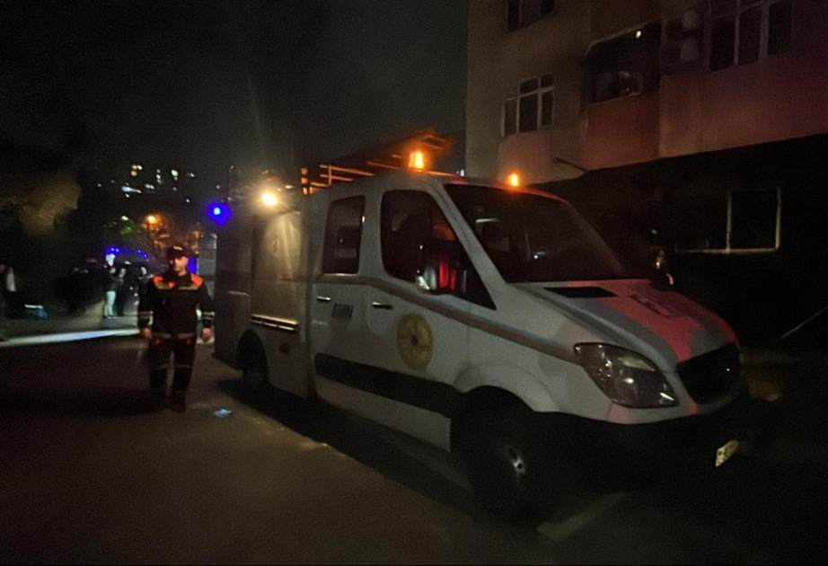 Bakıda yaşayış binasında baş verən yanğında 20 nəfər tüstüdən zəhərlənib, ölənlər var - YENİLƏNİB 4 VİDEO
