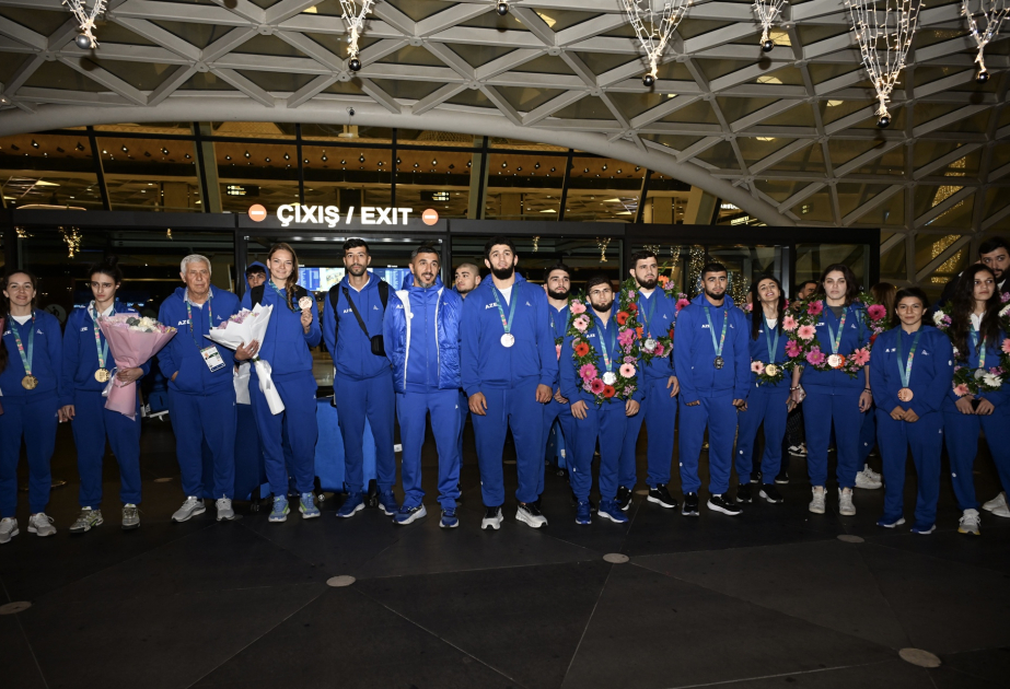 Azerbaijani athletes return home after successful Islamic Solidarity Games